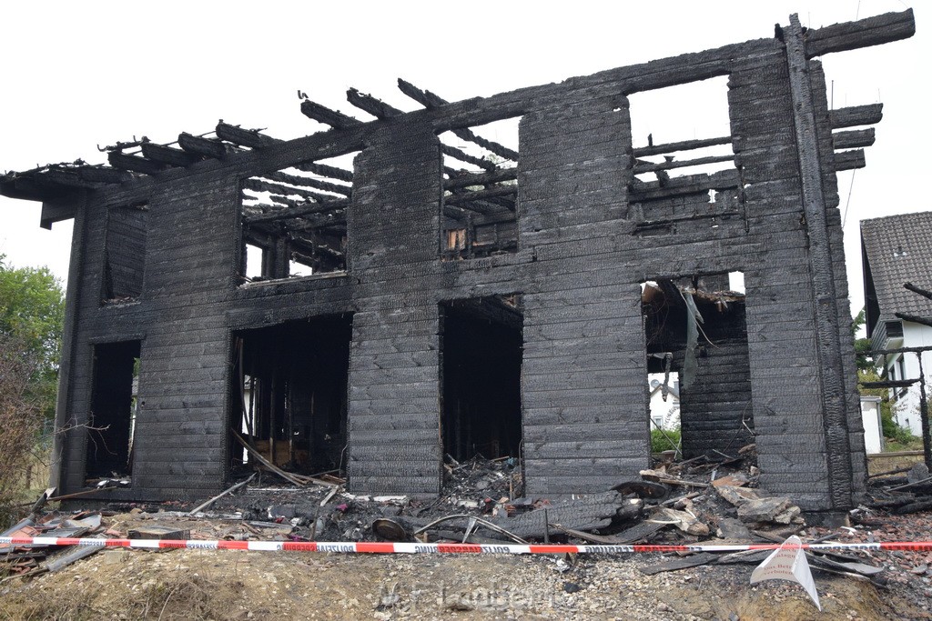 Schwerer Brand in Einfamilien Haus Roesrath Rambruecken P008.JPG - Miklos Laubert